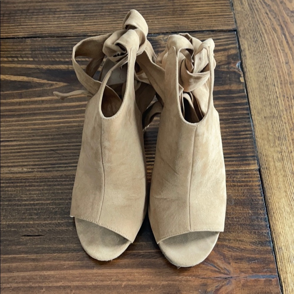 Wrap up, open toe booties